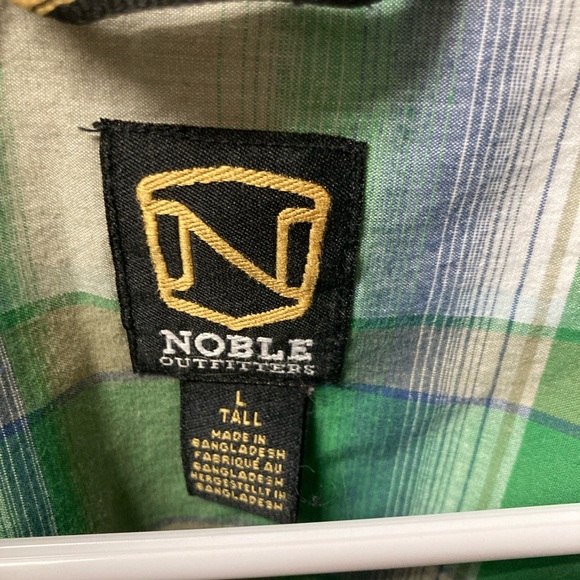 Men’s short sleeve button up dress shirt - Picture 4 of 5